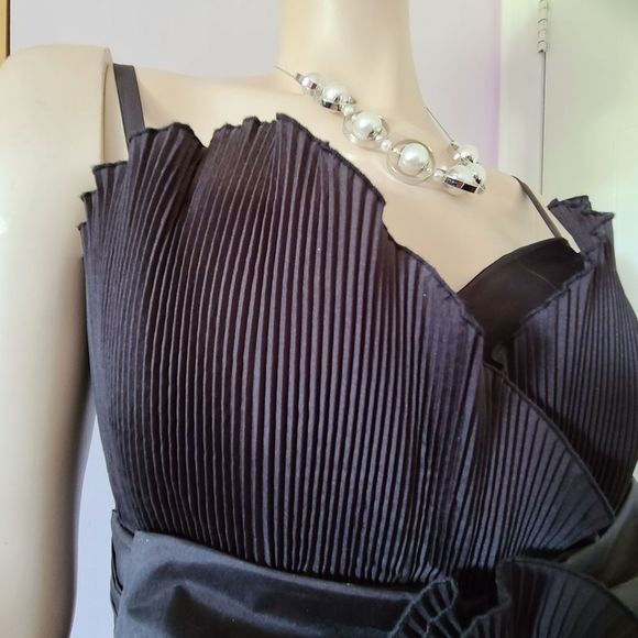 Puff Hemline Party Dress - Picture 4 of 9